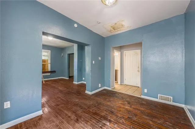$199,000 | 915 Benton Boulevard, Kansas City, MO 64127