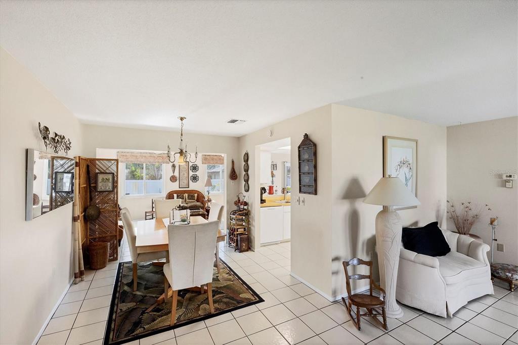 1181 Southland Road Venice, FL 34293 - Photo 15 of 51 Gallery Image 15