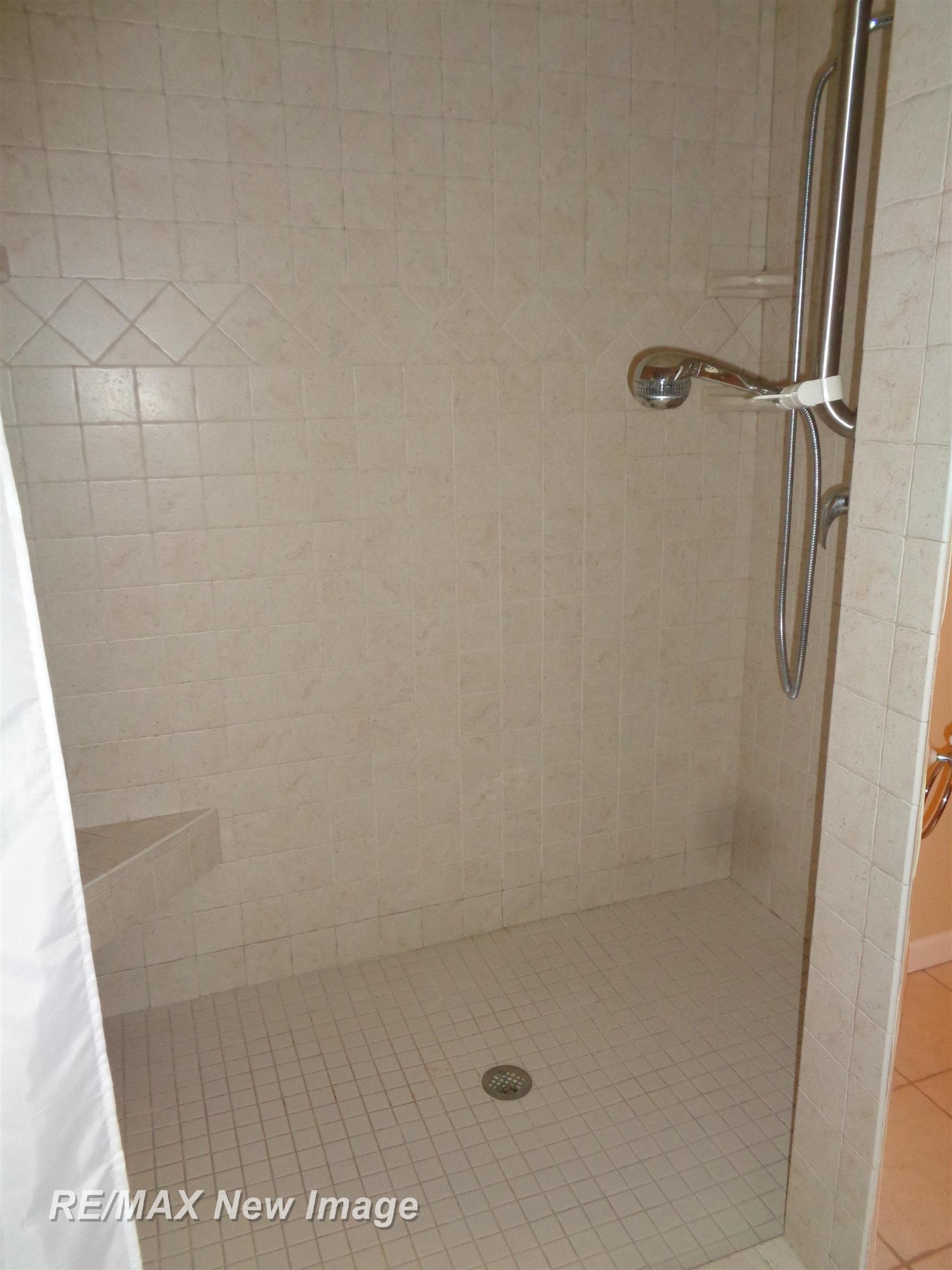 11315 Dice Road Freeland, MI 48623 - Photo 13 of 48
