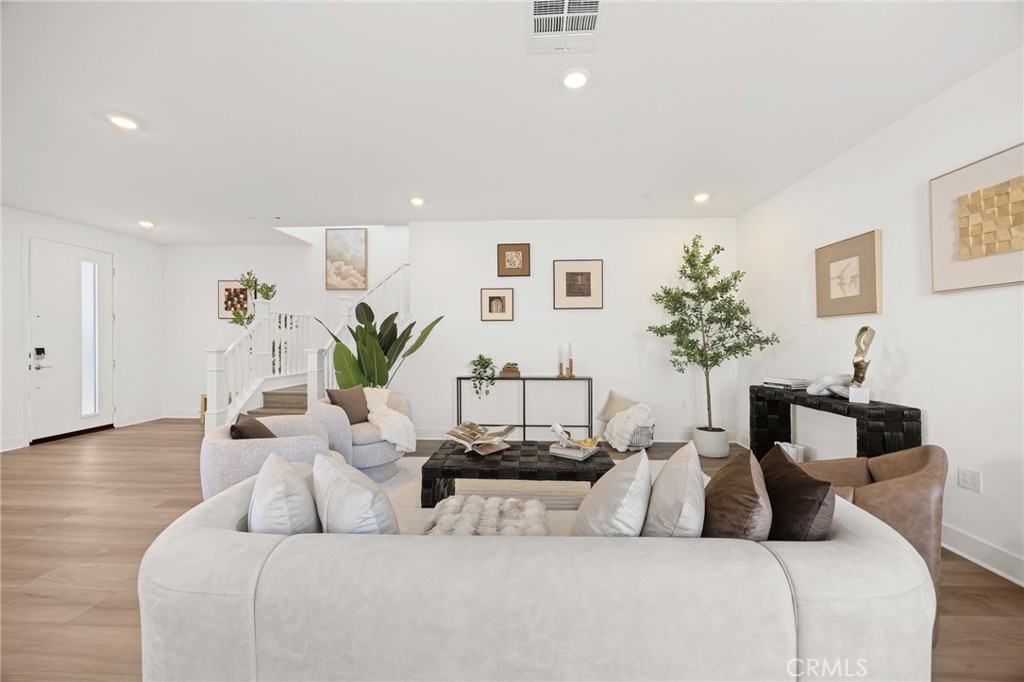 201 Longspur Irvine, CA 92618 - Photo 10 of 73