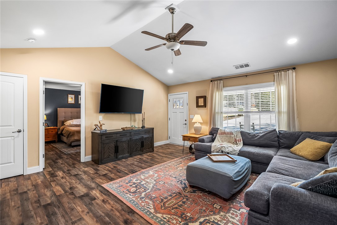 126 Poplar Ridge Drive Westminster, SC 29693 - Photo 10 of 35