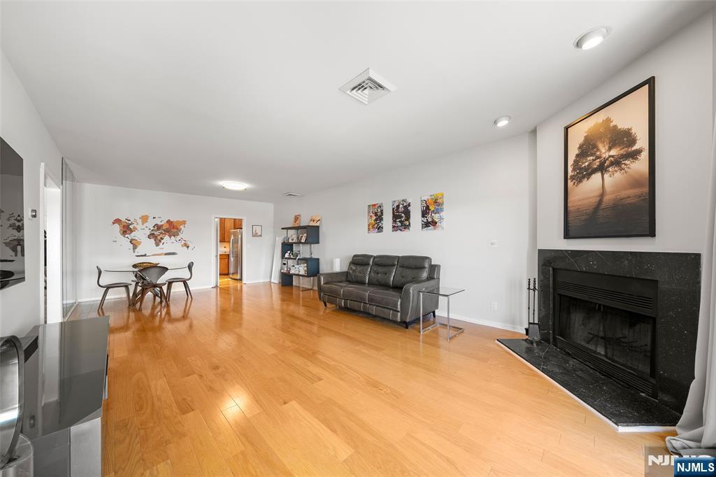 300 Gorge Road, Unit 62 Cliffside Park, NJ 07010 - Photo 8 of 31