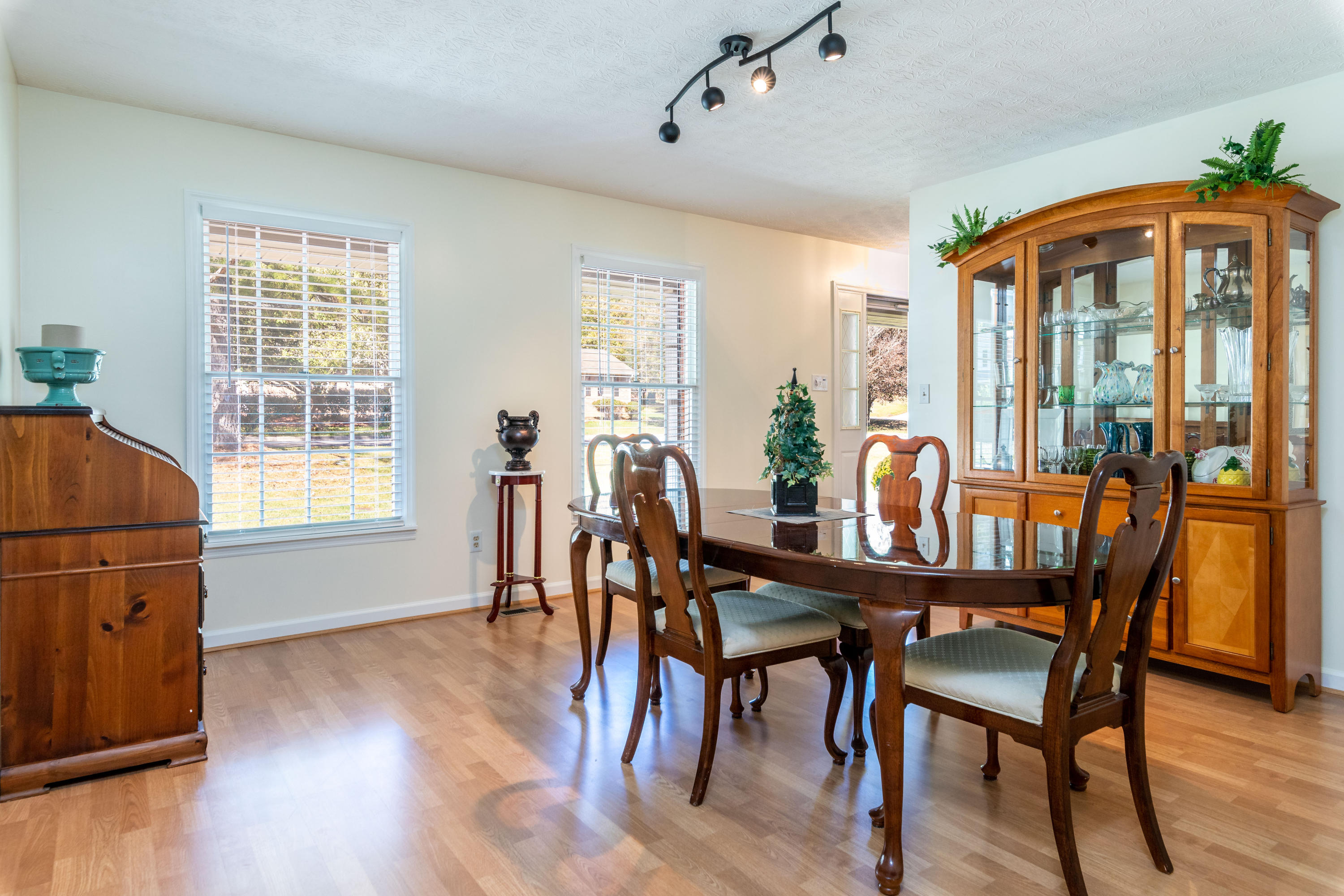 101 Naples Lane Oak Ridge, TN 37830 - Photo 16 of 37 Dinning #1