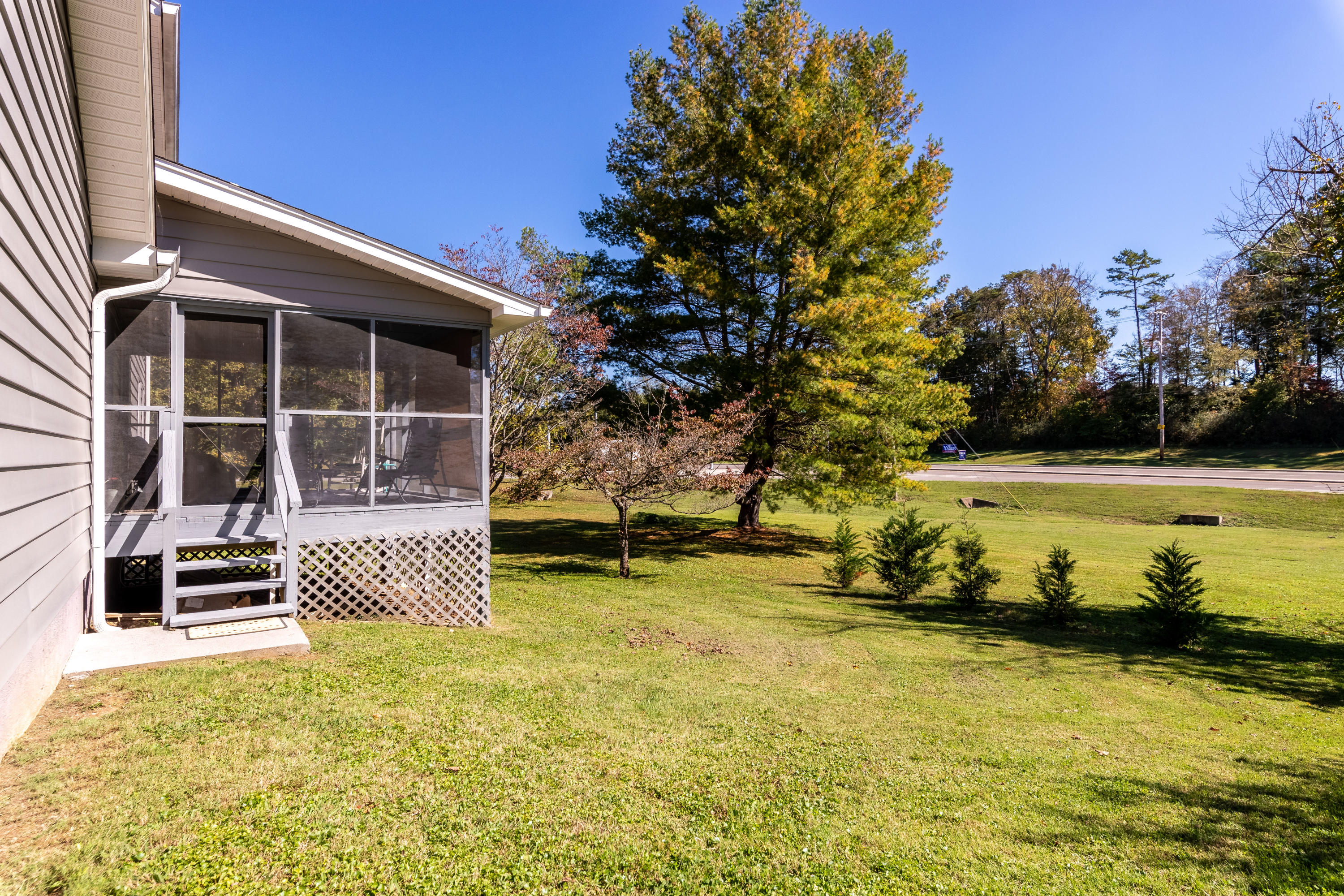101 Naples Lane Oak Ridge, TN 37830 - Photo 33 of 37 Back of Home #2