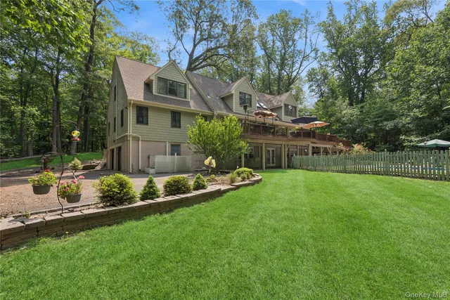 $1,399,999 | 23 Bacon Road, St. James, NY 11780