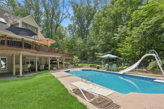 $1,399,999 | 23 Bacon Road, St. James, NY 11780