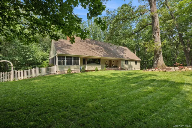 $1,399,999 | 23 Bacon Road, St. James, NY 11780