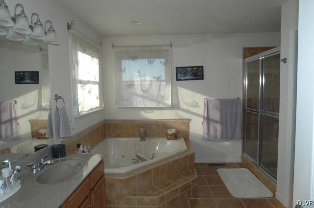 975 Berger Road Easton, PA 18042 - Photo 14 of 24 Gallery Image 14