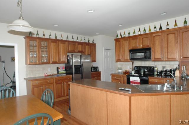 975 Berger Road Easton, PA 18042 - Photo 5 of 24 Gallery Image 5