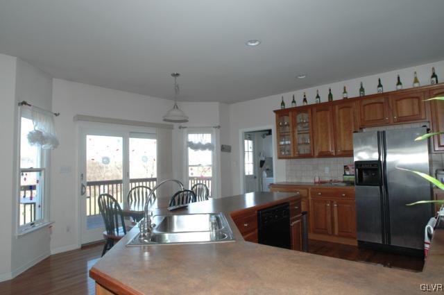 975 Berger Road Easton, PA 18042 - Photo 8 of 24 Gallery Image 8