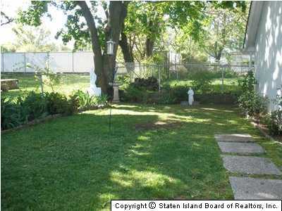 190 Windsor Road Staten Island, NY 10314 - Photo 7 of 10 Additional Photo