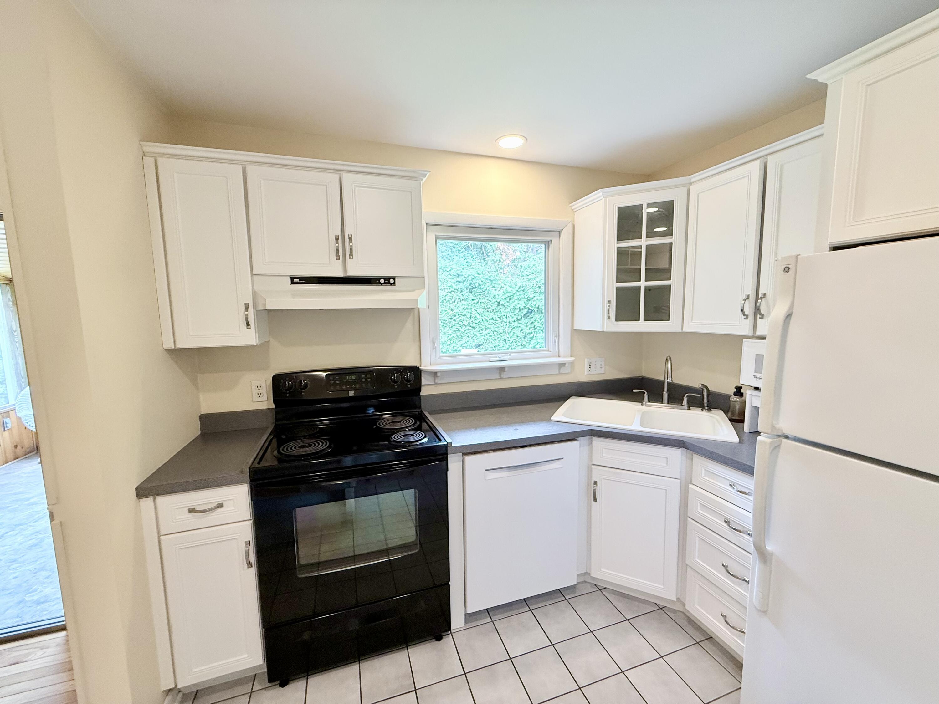 25 Addoms Street Plattsburgh, NY 12901 - Photo 10 of 27