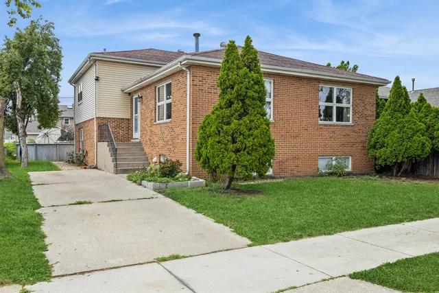 $479,900 | 6614 Kane Avenue, Hodgkins, IL 60525