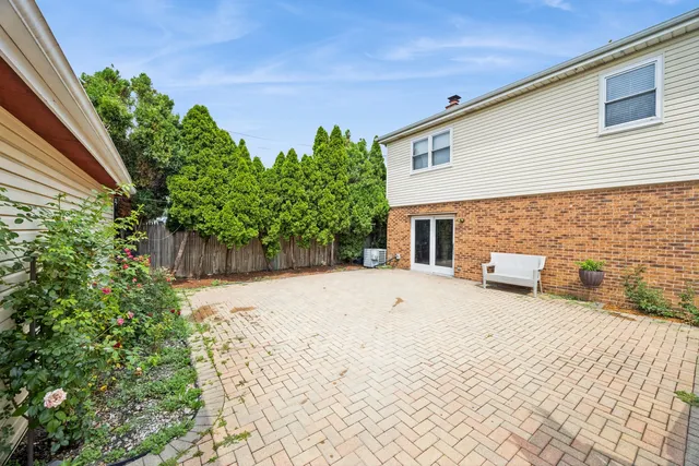 $479,900 | 6614 Kane Avenue, Hodgkins, IL 60525