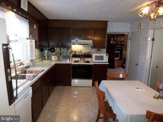 4604 Tarryton Road Harrisburg, PA 17109 - Photo 4 of 10 Gallery Image 4