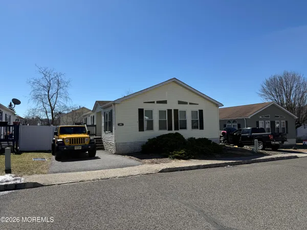 $215,000 | 85 Seattle Slew Drive, Howell, NJ 07731