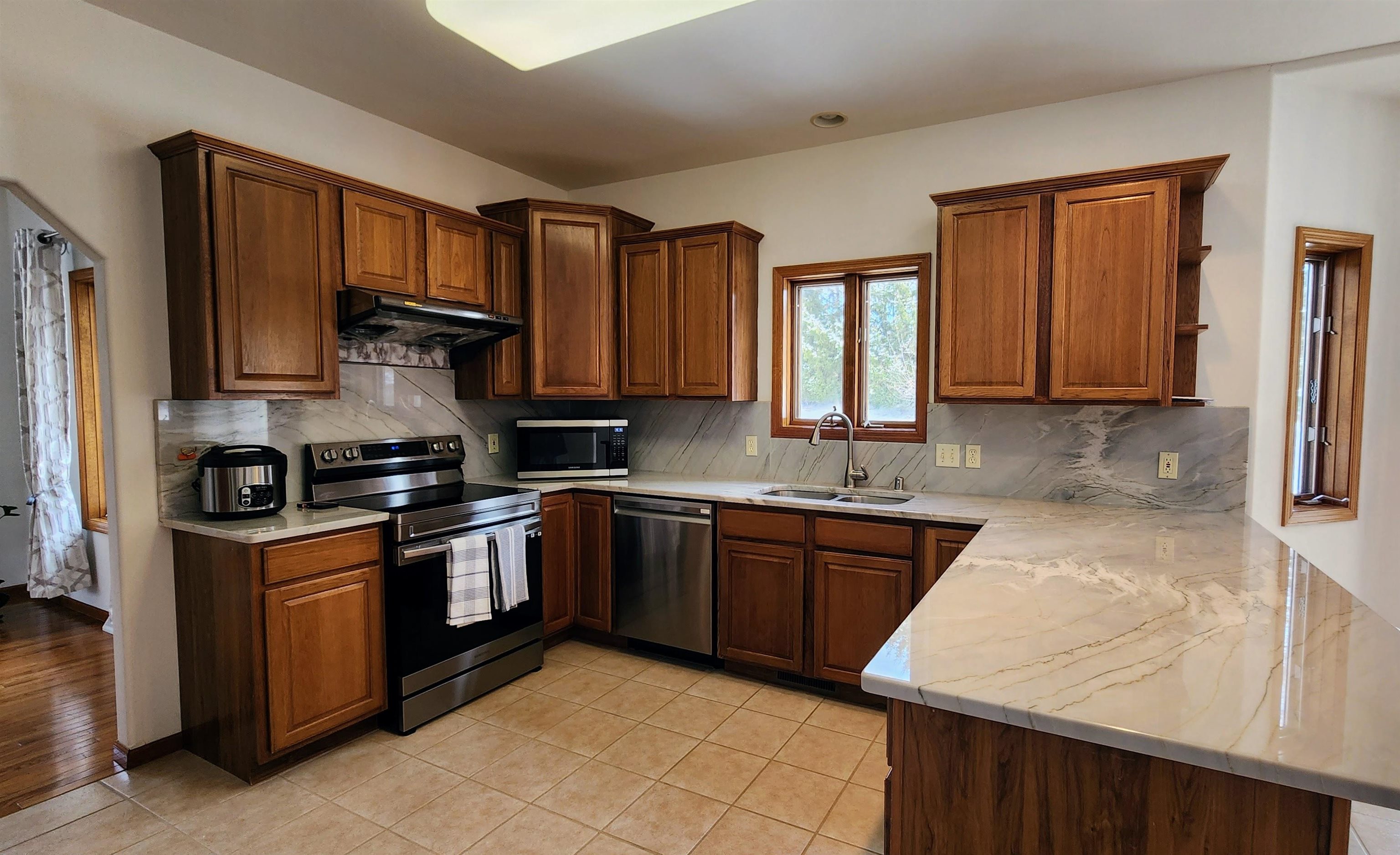 4205 Monarch Court Middleton, WI 53562 - Photo 15 of 72