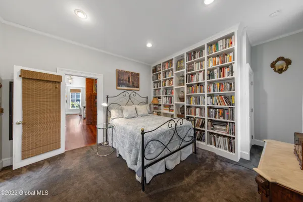 $3,250 | 21 Park Place, Unit 1, Saratoga Springs, NY 12866