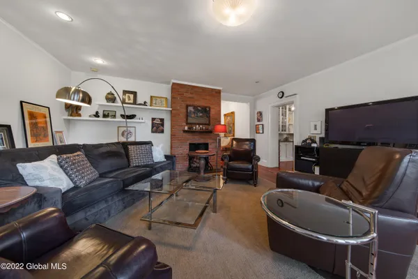 $3,250 | 21 Park Place, Unit 1, Saratoga Springs, NY 12866