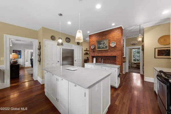 $3,250 | 21 Park Place, Unit 1, Saratoga Springs, NY 12866