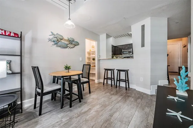 $3,200 | 2410 West Azeele Street, Unit 220, Tampa, FL 33609