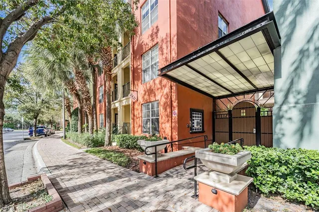 $3,200 | 2410 West Azeele Street, Unit 220, Tampa, FL 33609