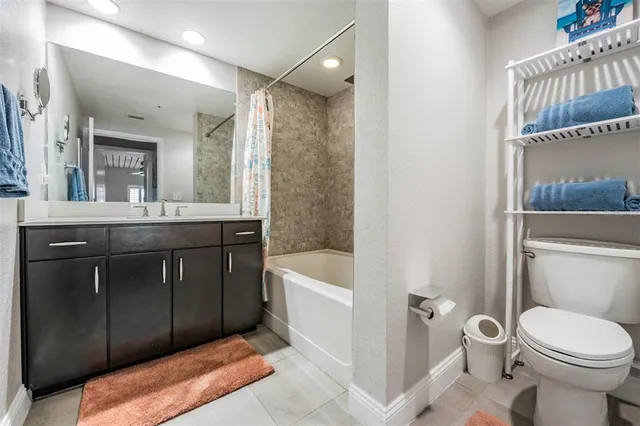 $3,200 | 2410 West Azeele Street, Unit 220, Tampa, FL 33609