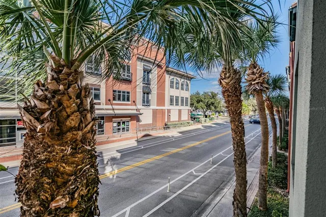 $3,200 | 2410 West Azeele Street, Unit 220, Tampa, FL 33609