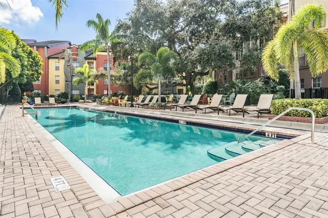 $3,200 | 2410 West Azeele Street, Unit 220, Tampa, FL 33609