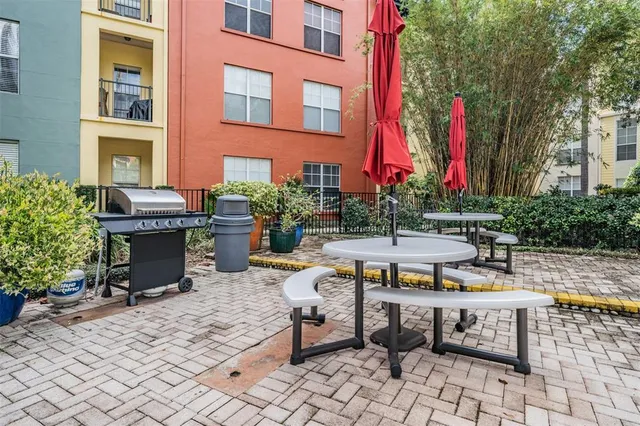 $3,200 | 2410 West Azeele Street, Unit 220, Tampa, FL 33609