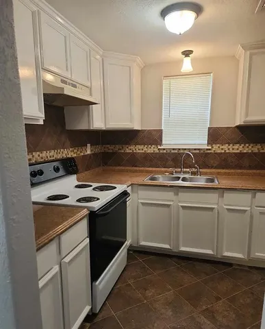 $1,350 | 502 Wise Street, Newark, TX 76071