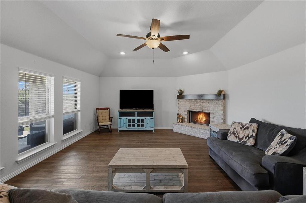 122 Post Oak Way Weatherford, TX 76087 - Photo 15 of 40 Gallery Image 15