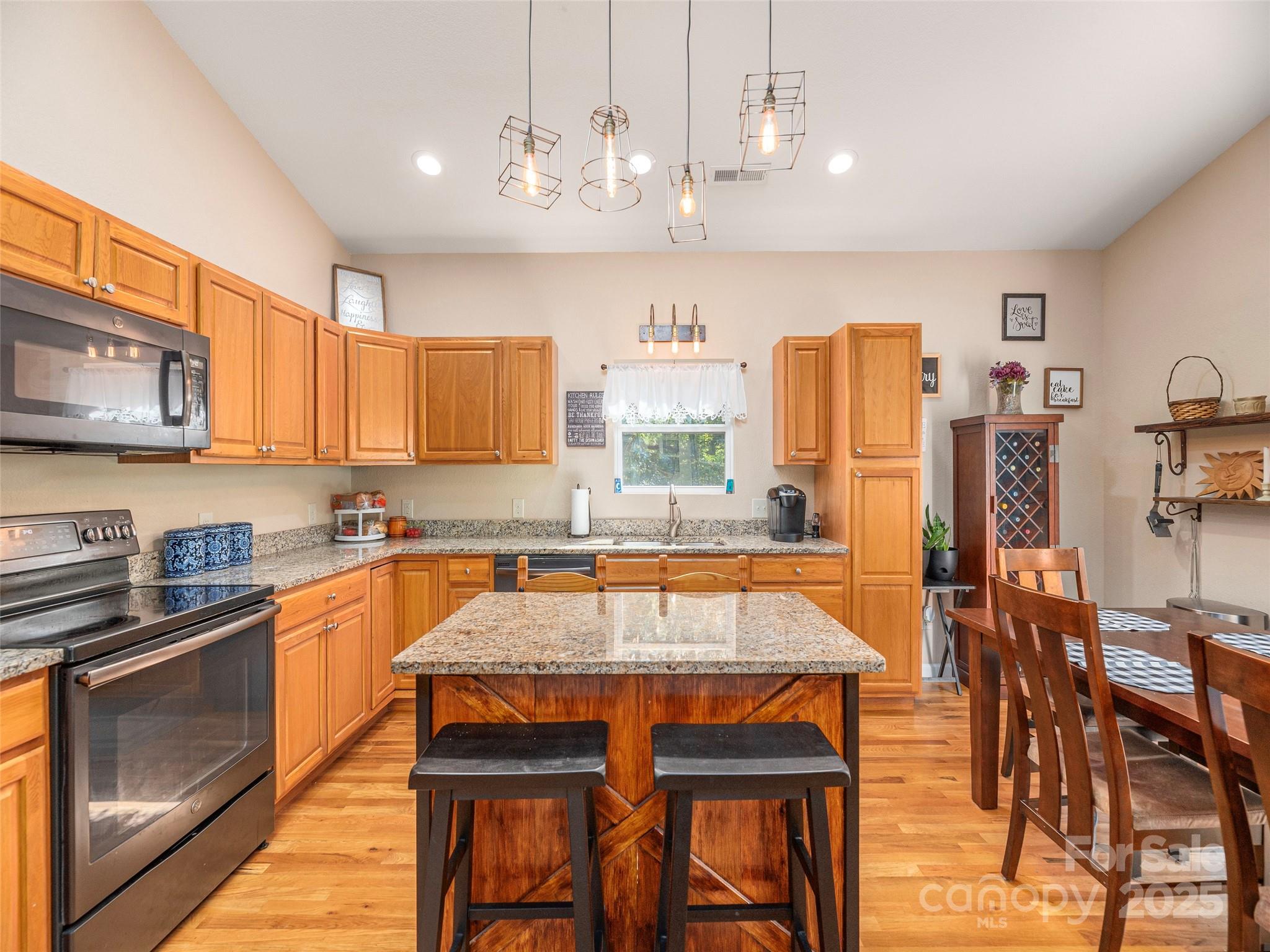 26 Azalea Drive Clyde, NC 28721 - Photo 2 of 30