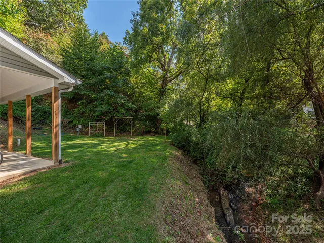 $450,000 | 26 Azalea Drive, Clyde, NC 28721