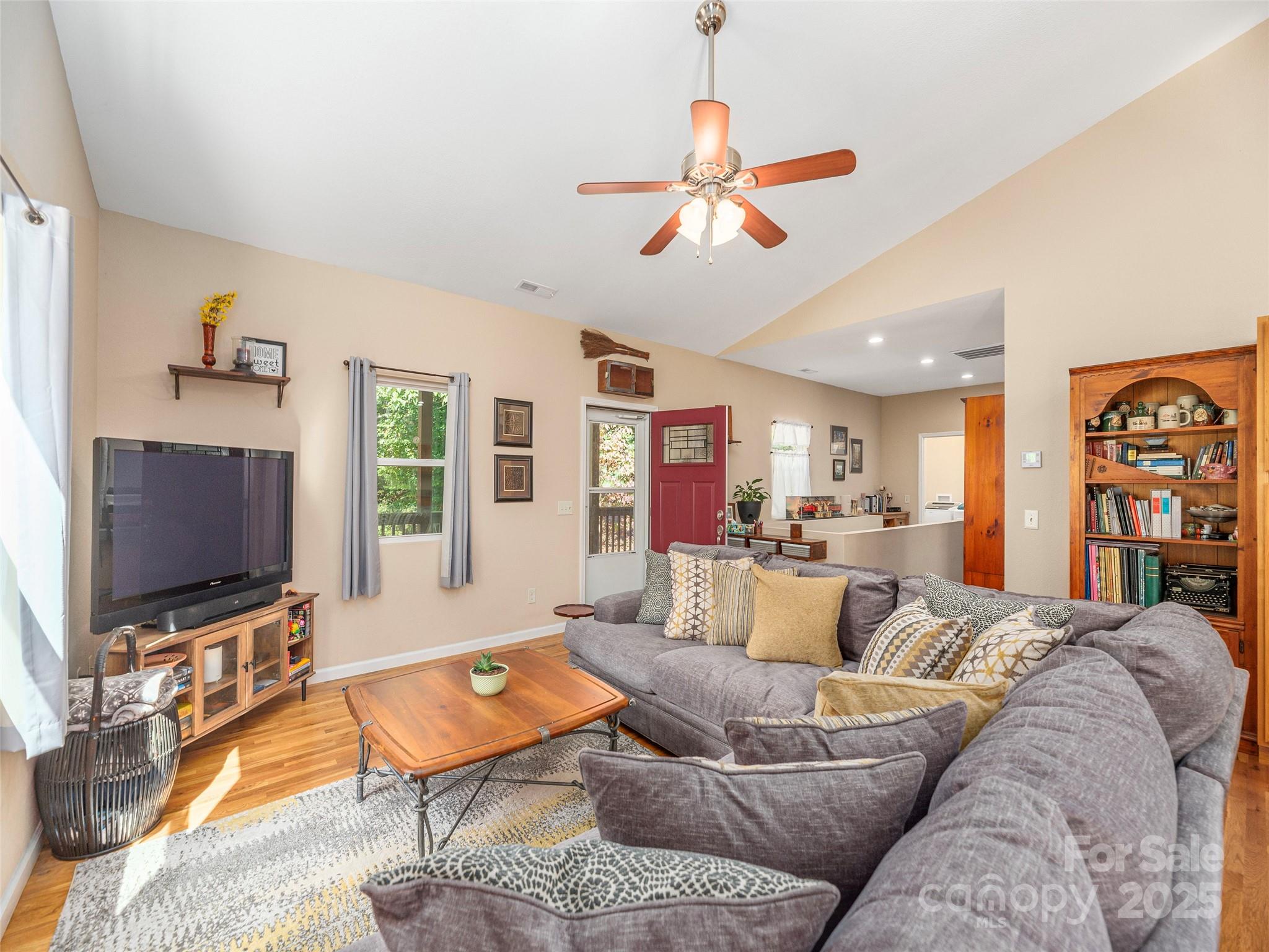 26 Azalea Drive Clyde, NC 28721 - Photo 10 of 30