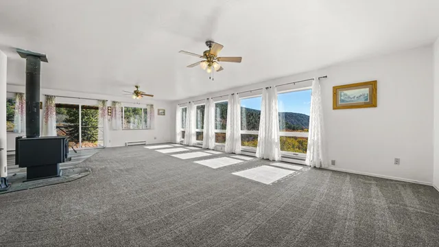 a view of livingroom with furniture
