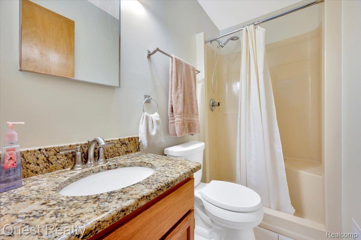 3703 Samuel Avenue Rochester, MI 48309 - Photo 13 of 26 Gallery Image 13
