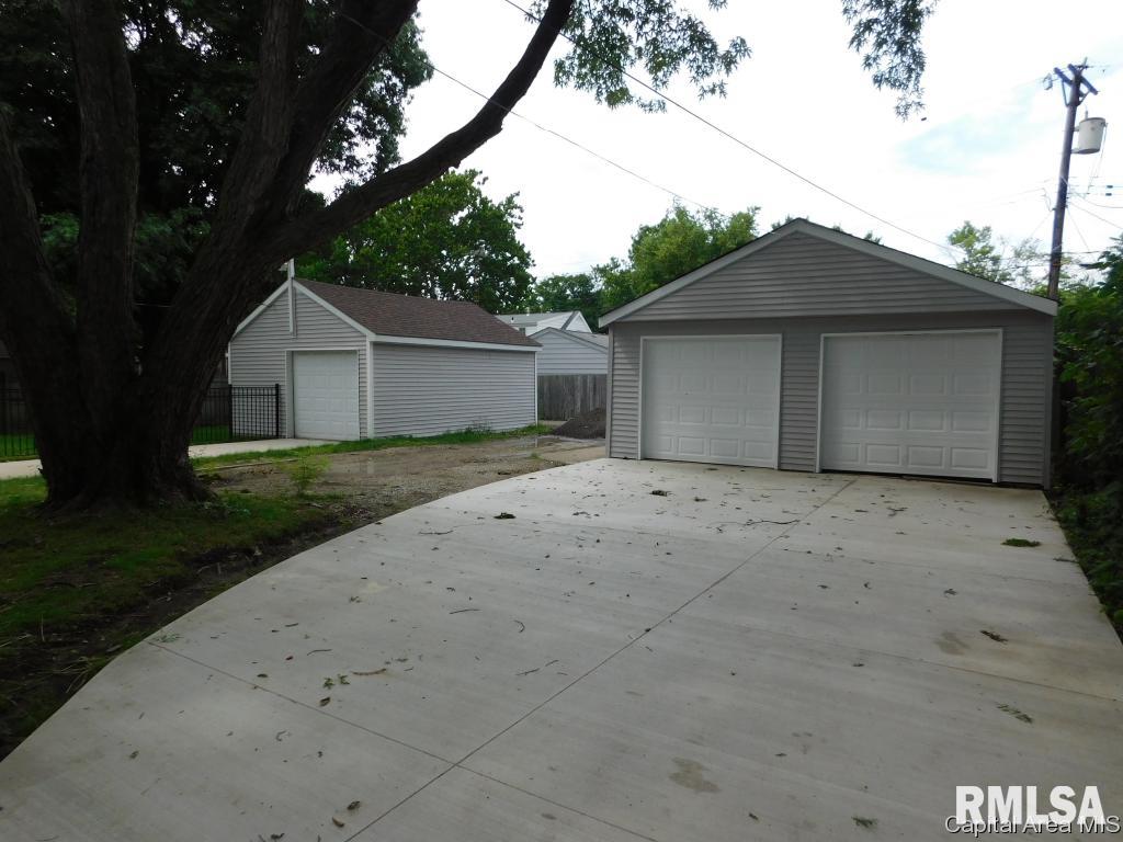 1633 West Monroe Street Springfield, IL 62704 - Photo 2 of 20 Gallery Image 2