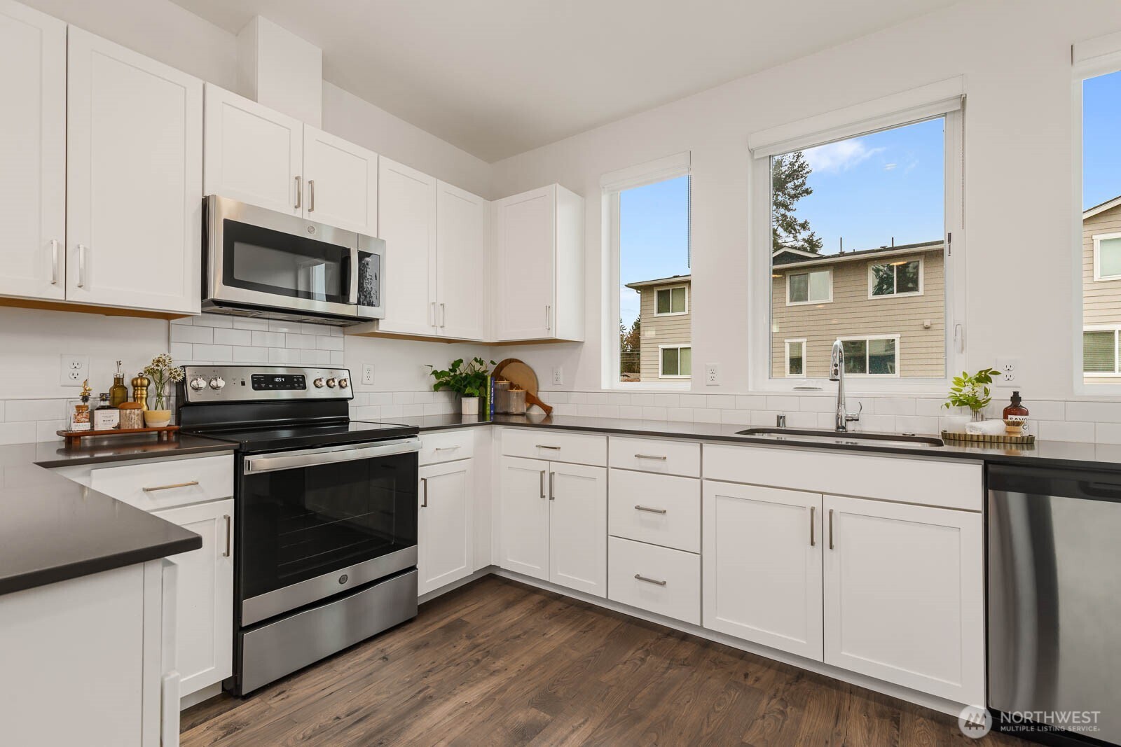 5118 164th Street Southwest, Unit D6 Edmonds, WA 98026 - Photo 7 of 26