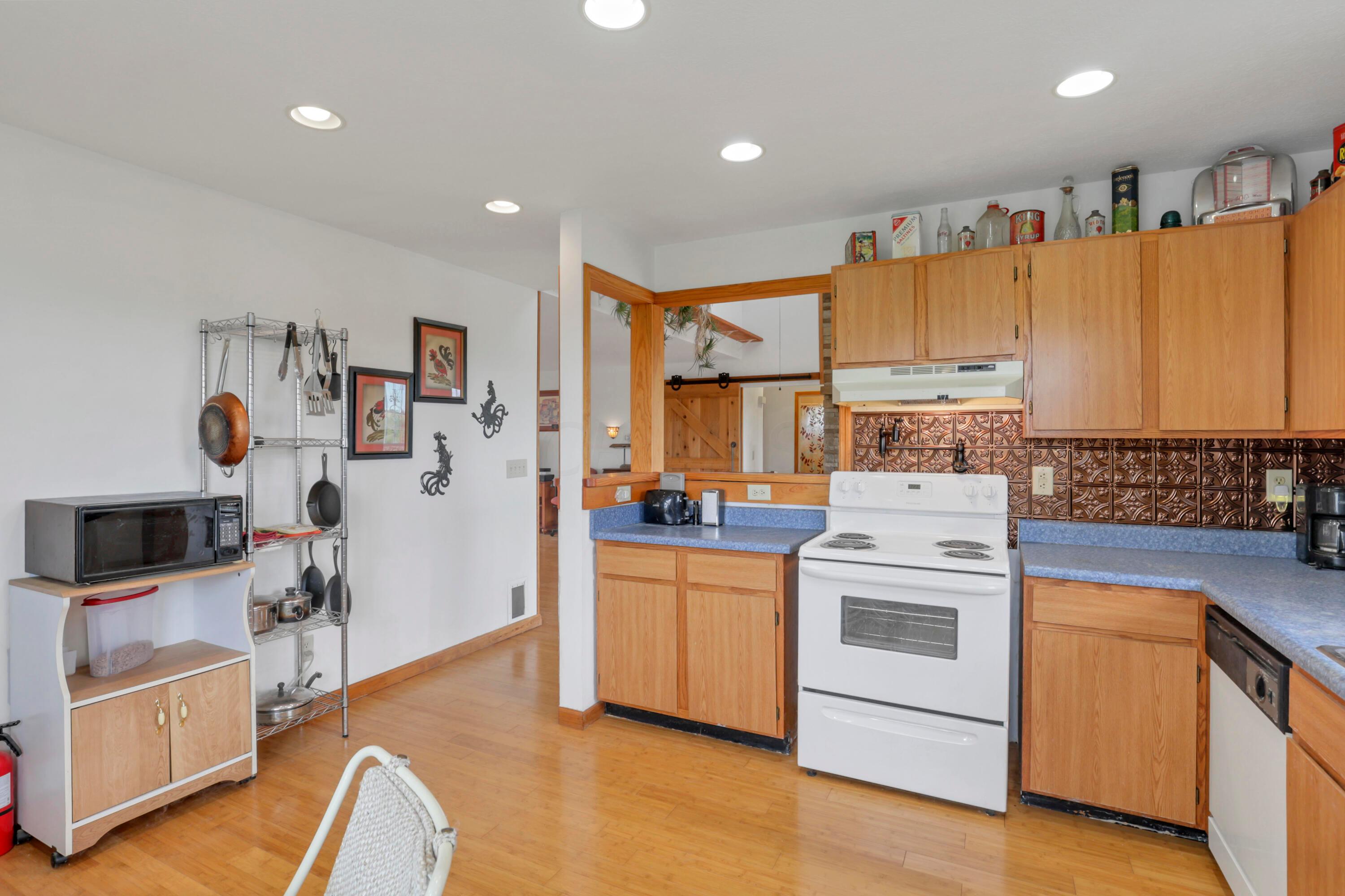 7569 Young Road Orient, OH 43146 - Photo 56 of 74 0N4A5526