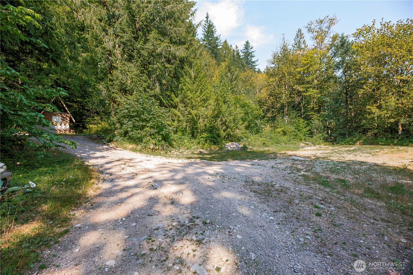 9305 312th Avenue Southeast Issaquah, WA 98027 - Photo 23 of 36