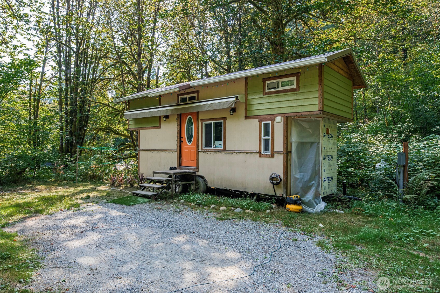 9305 312th Avenue Southeast Issaquah, WA 98027 - Photo 4 of 36