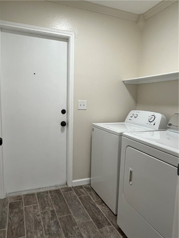 1219 Sacramento Street Portland, TX 78374 - Photo 17 of 40 a utility room with dryer and washer