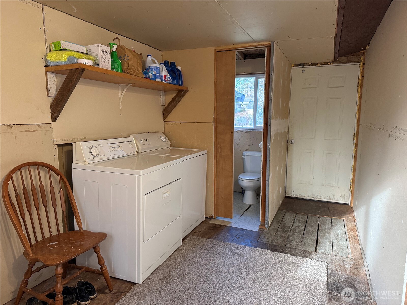 319 East Section Street Mount Vernon, WA 98273 - Photo 17 of 22 a utility room with dryer and washer