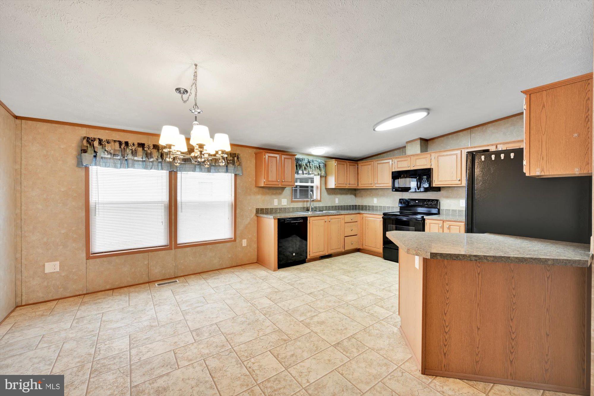 2171 Kenbrook Road Lebanon, PA 17046 - Photo 7 of 29 Gallery Image 7