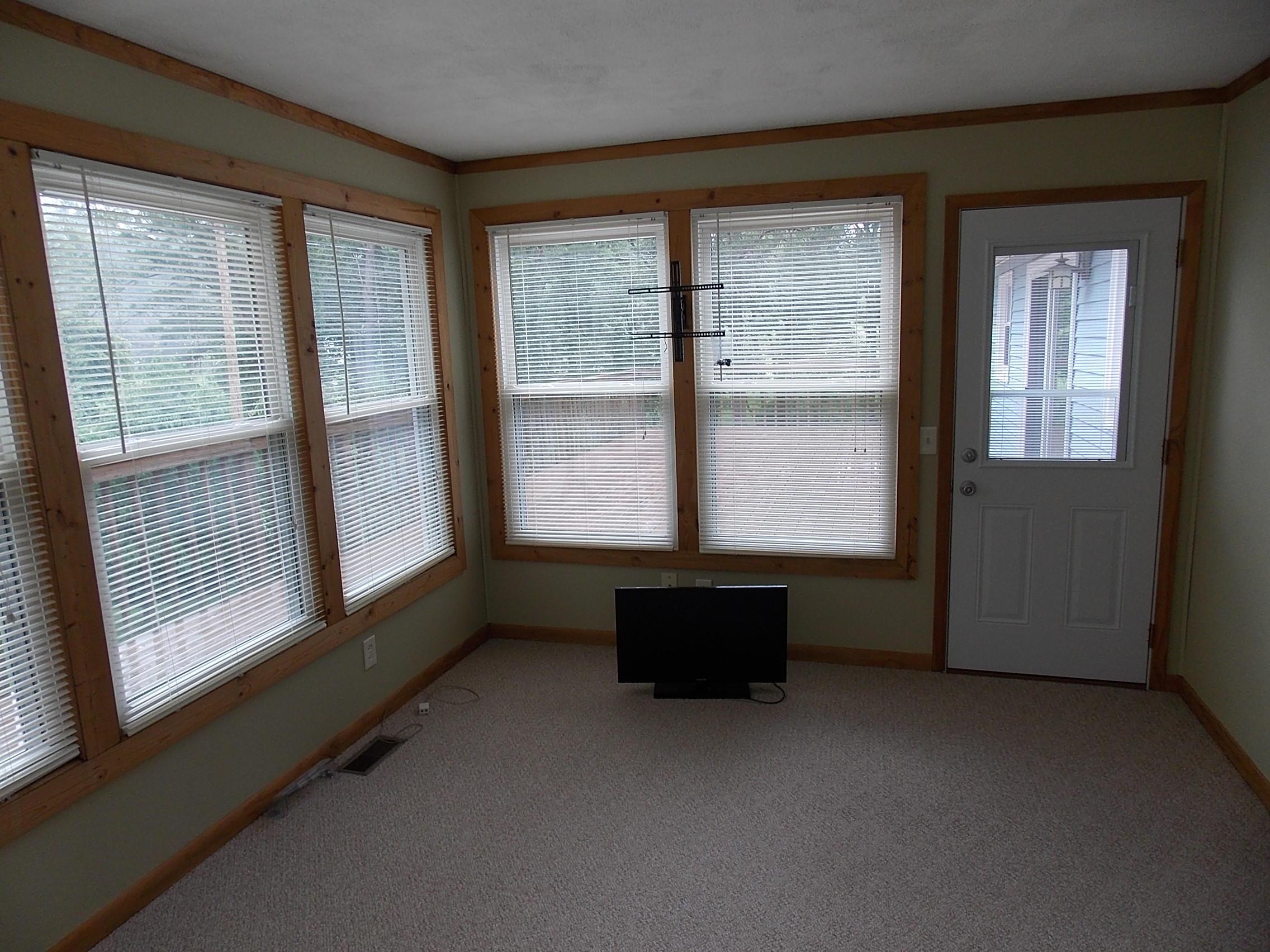 2581 Lake Road Southeast Lancaster, OH 43130 - Photo 19 of 53 Gallery Image 19