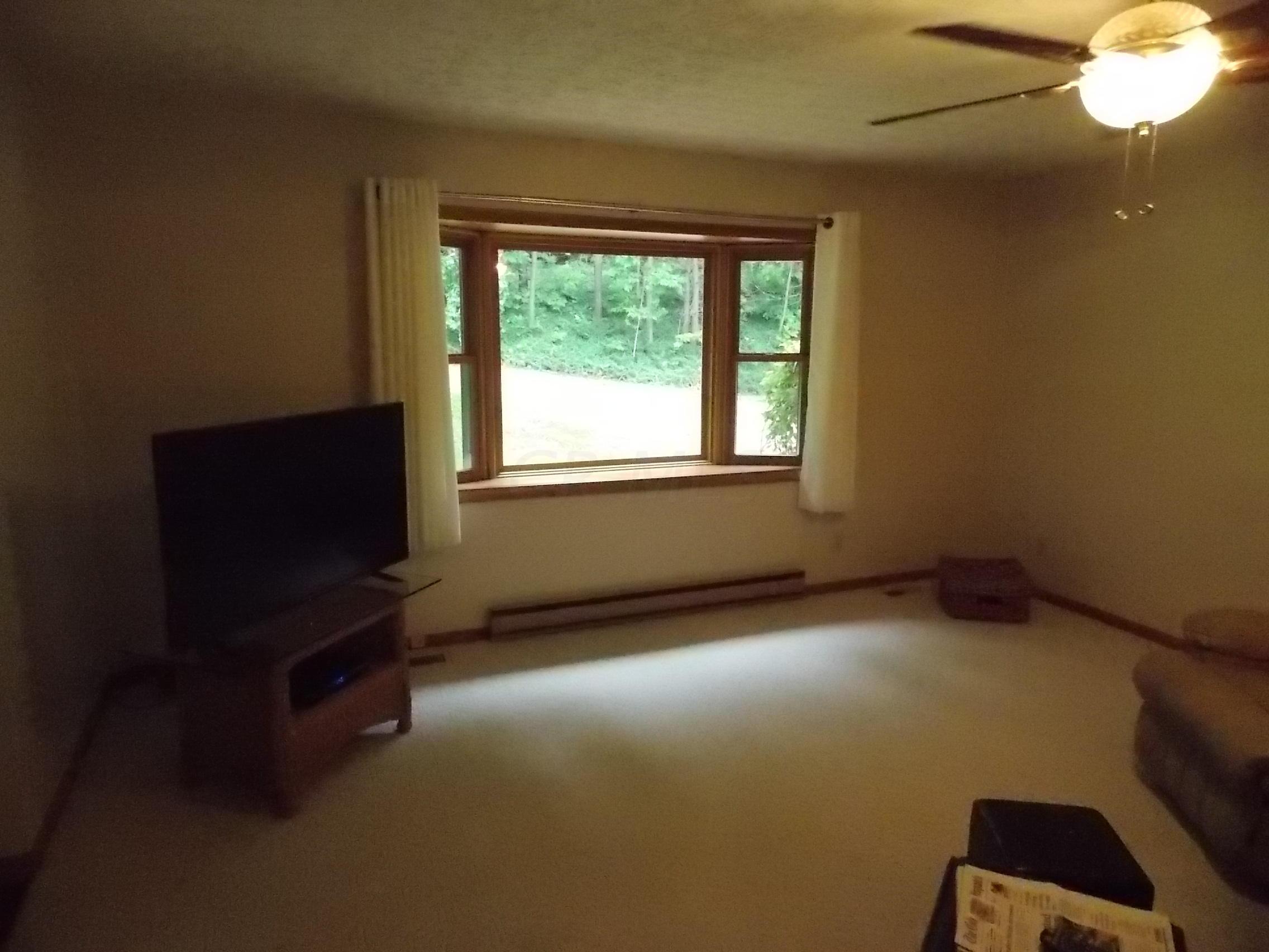 2581 Lake Road Southeast Lancaster, OH 43130 - Photo 30 of 53 Gallery Image 30