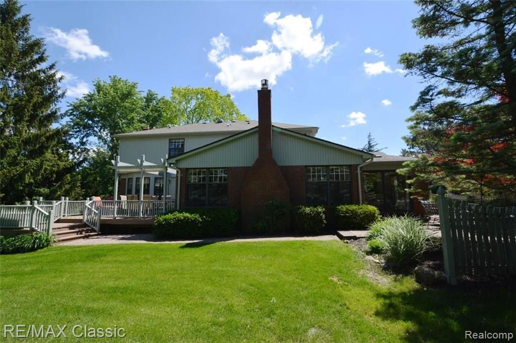 21635 Stanstead Road Northville, MI 48167 - Photo 37 of 41