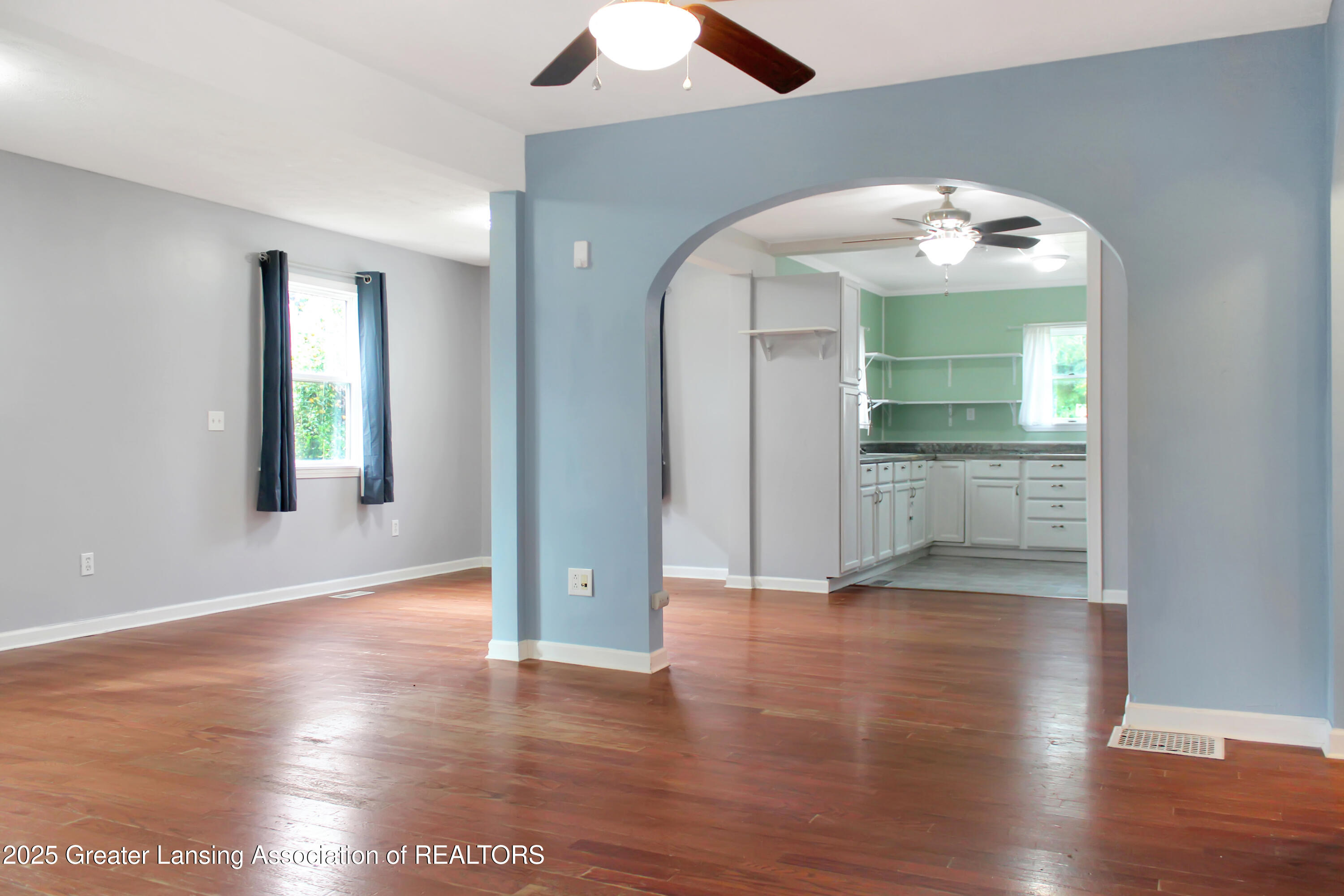 7752 Coon Hill Road Munith, MI 49259 - Photo 6 of 27 Living Room
