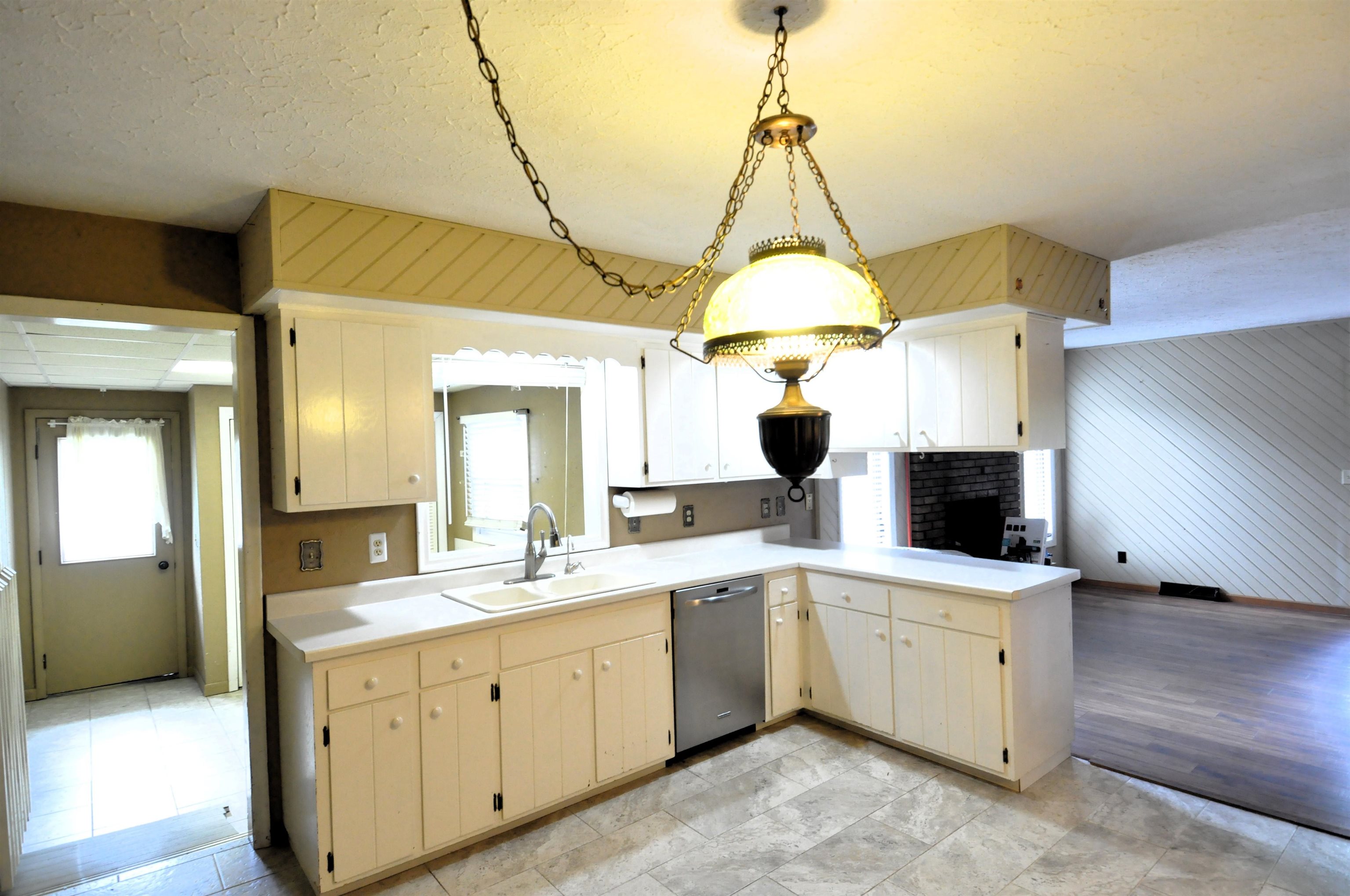 3887 Valerie Road Roscoe, IL 61073 - Photo 3 of 26 Gallery Image 3
